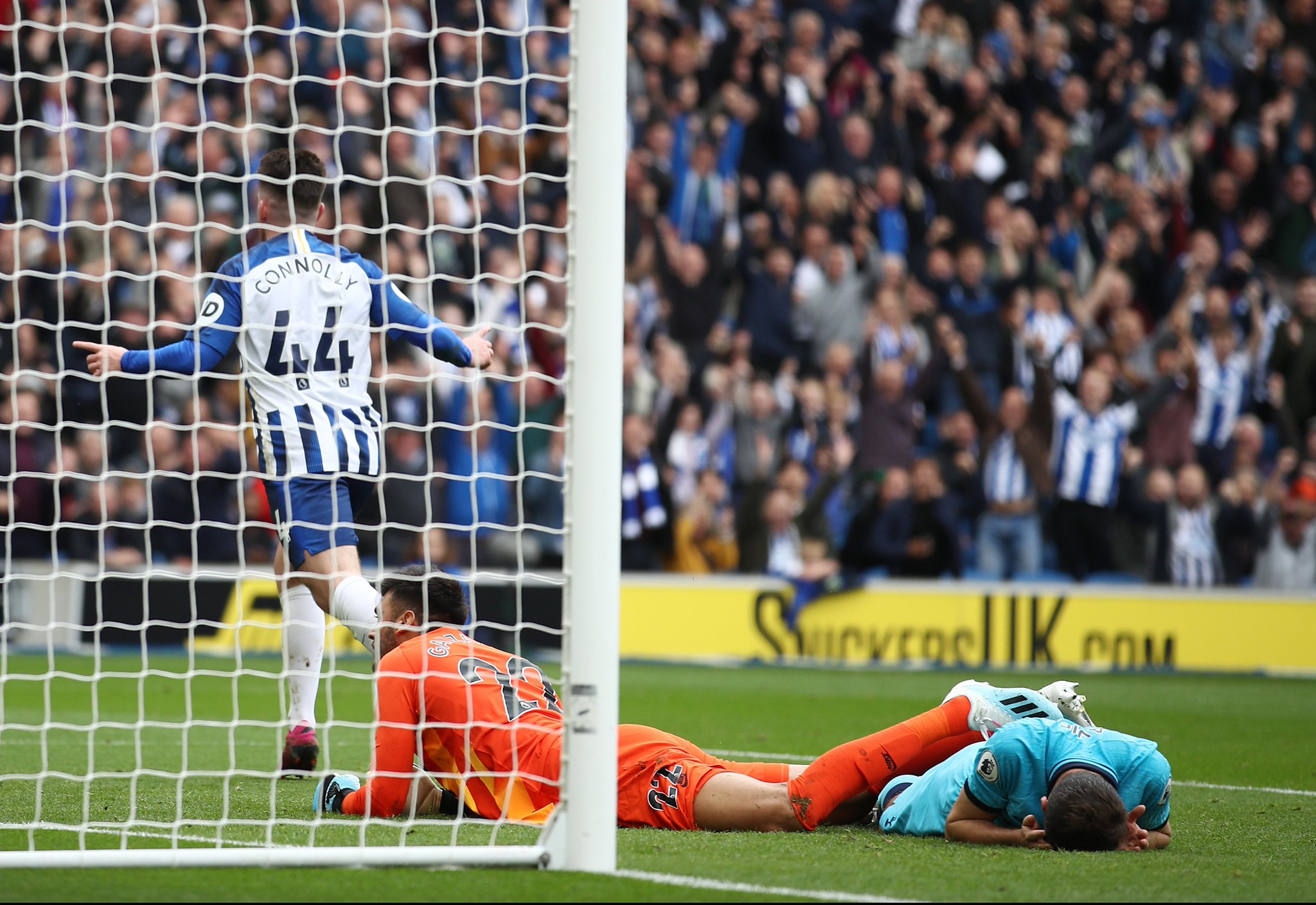 通过签署新 通过签署新